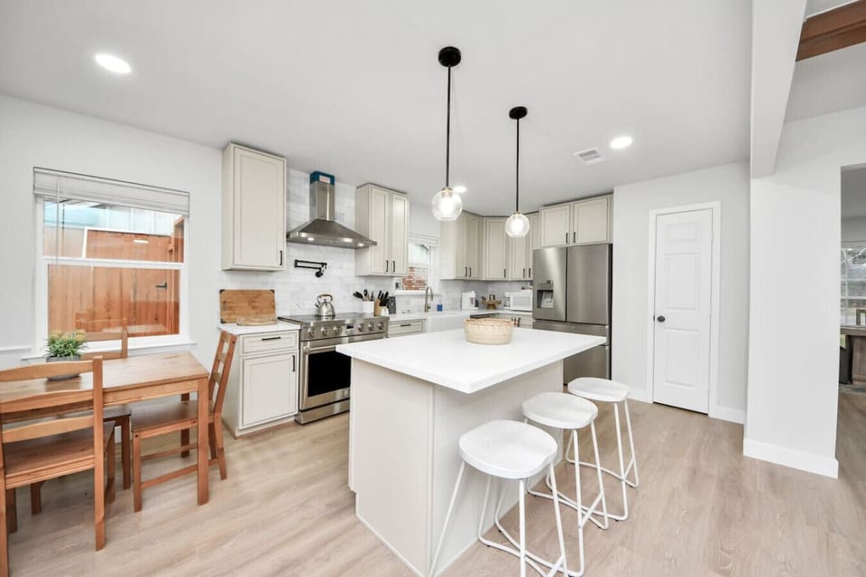 Dining Area/Kitchen