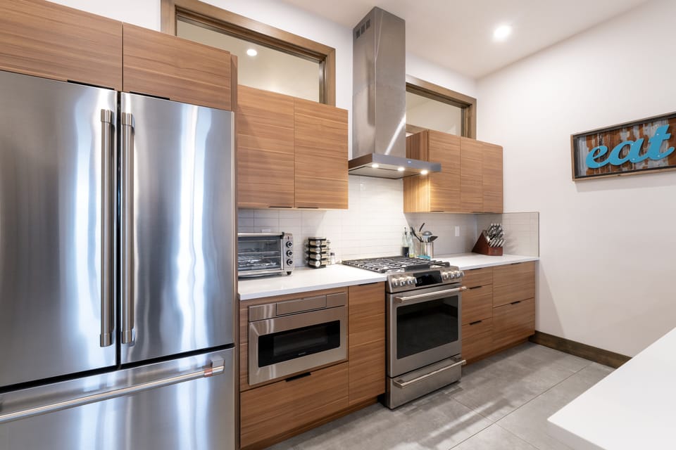 Cook dinner in this up-to-date, modern kitchen. | Interior