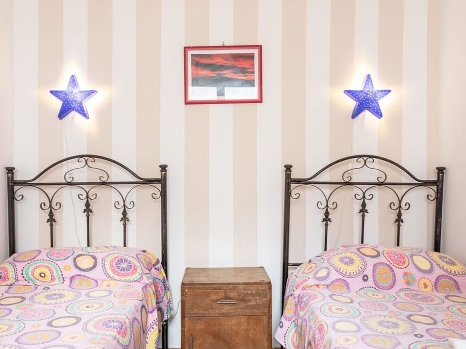 Bed, Bedroom, Interior Design, Bedding, Bed Sheet, Furniture, Textile, Bed Frame, Lighting, Pink