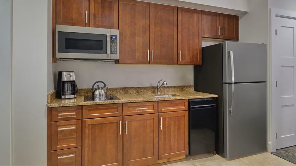 2 Bedroom Villa, BR 1: 1 King, BR 2: 1 King, Sofa beds: 2, Balcony, Fireplace Apartment in Avon