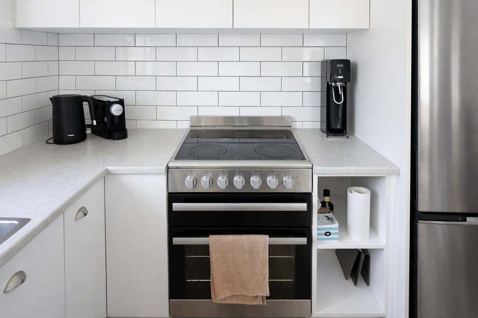 Oven / Kitchen