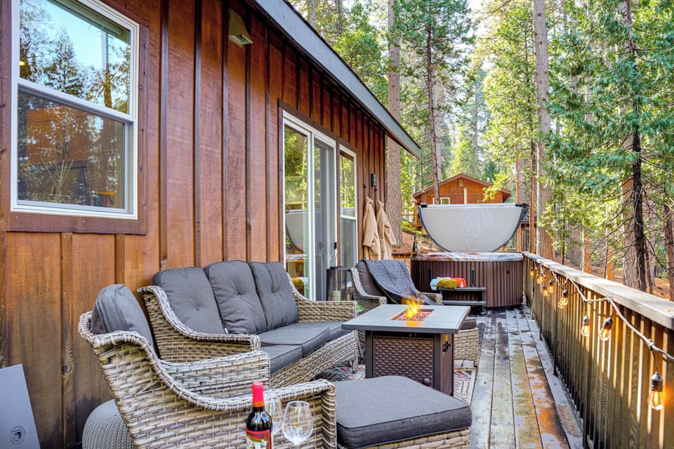Wraparound Deck  | Private Hot Tub