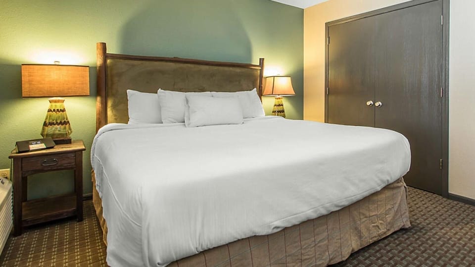 Family Adventure Getaway: 1BR Townhome at Christmas Mountain Village Resort in Dellona