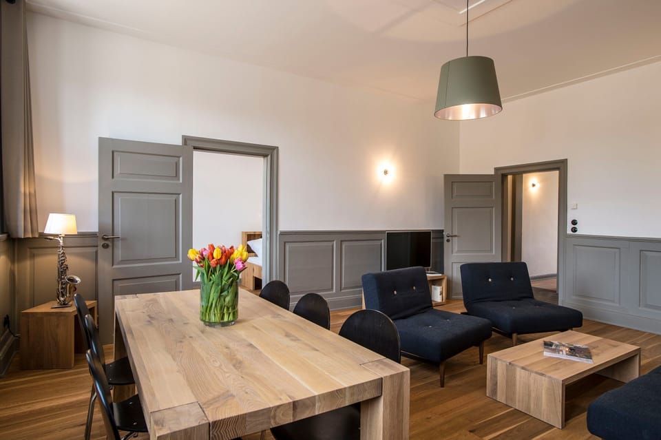 Apartment Kultur Gut Hasselburg – Saxophon with Shared Terrace and Wi-Fi Apartment in Ostholstein