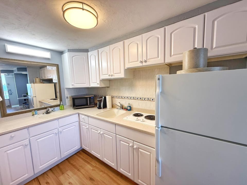 Cook up a storm in this spacious, well-equipped kitchen.