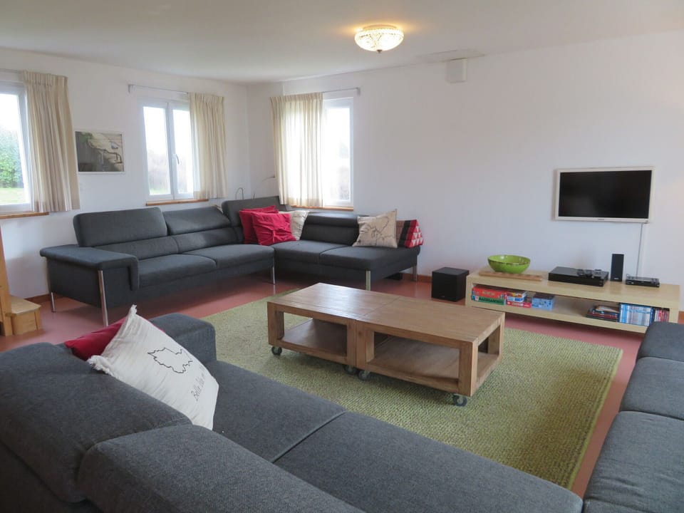 Bright house 800m from beach, pet-friendly, large garden House in Brittany