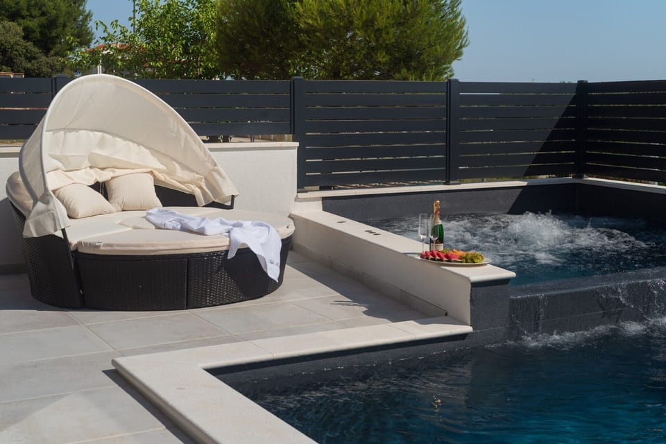 Holiday Home Swimming Pool