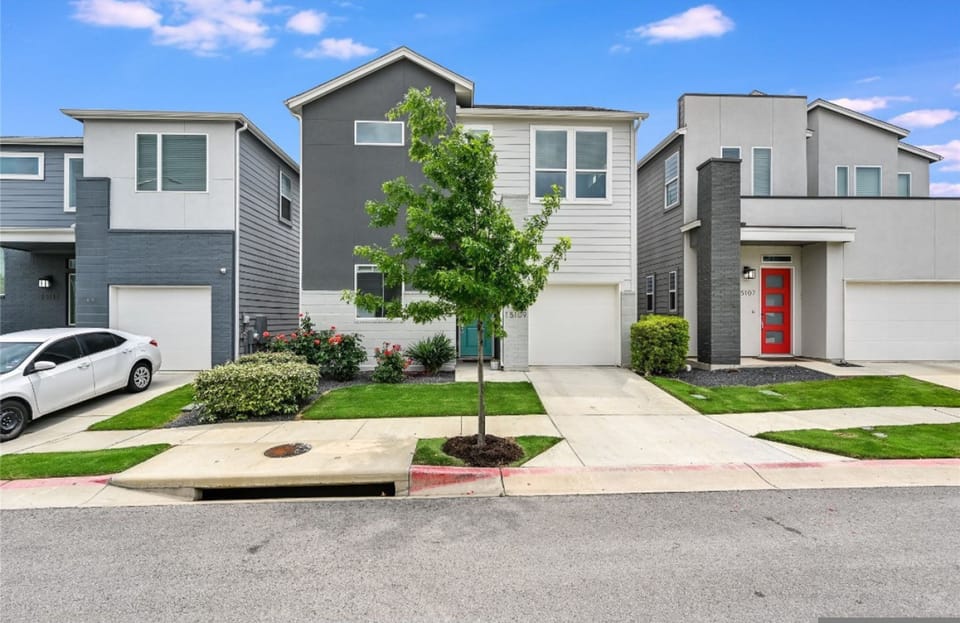 Spacious 2BR + Flex Room Home | Near Tech Campuses House in Pflugerville