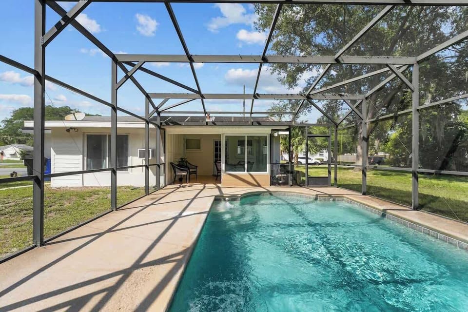 LAKE TOHO | PARKs | POOL | FiSHING | SLEEPs 8 House in Kissimmee