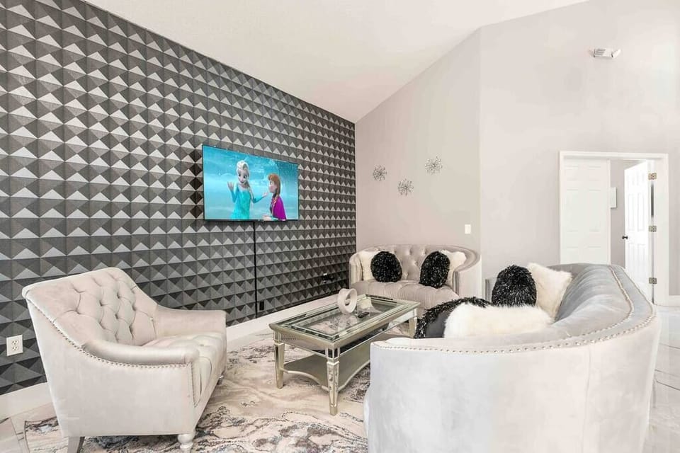 Sunny Escape – Swim & Play House in Four Corners