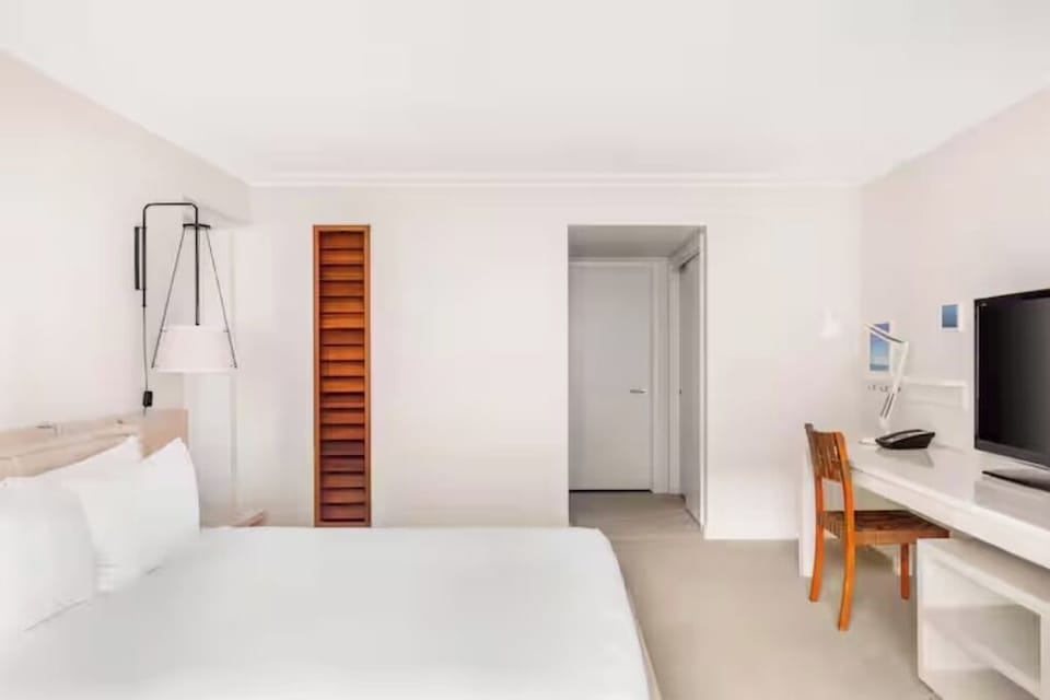1 King Bed