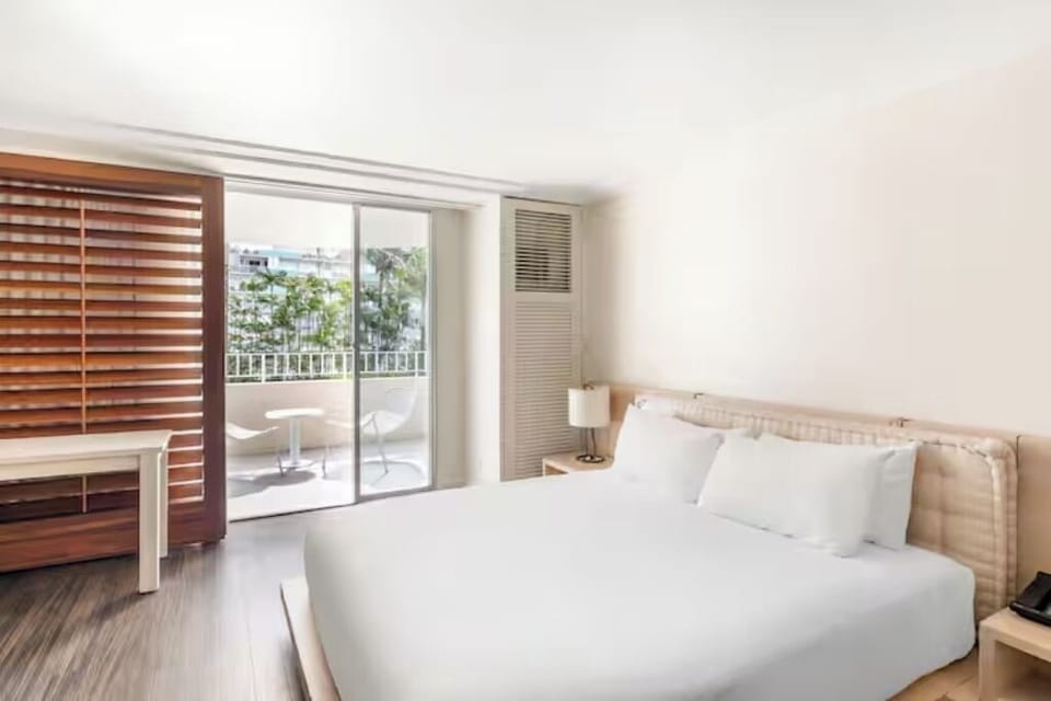 1 King Bed