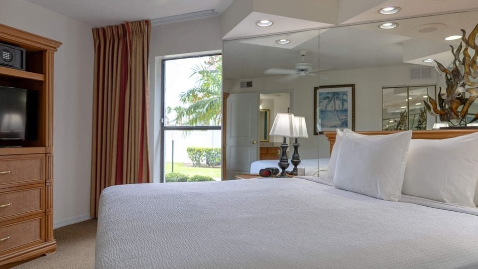 Wake up to natural light and calm garden views outside