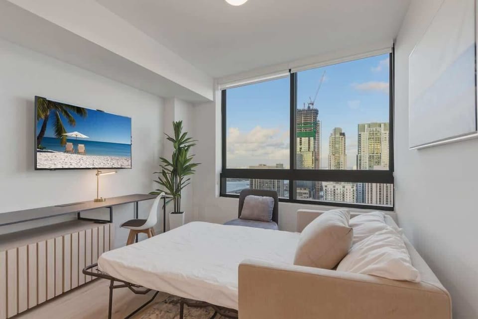 Miami Skyline 1BR, Sleeps 4 with Elite Amenities! Apartment in Miami