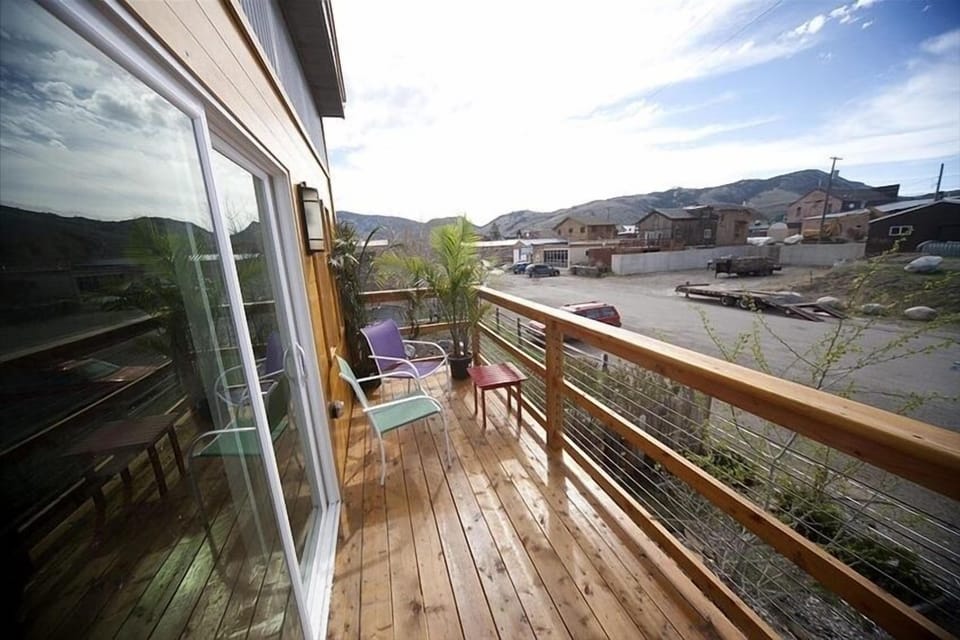 Parkway Yellowstone House/Cabin #1 House in Gardiner