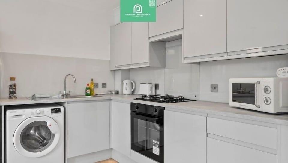 Kingston Centre Location | 2-Bed Apartment Apartment in Kingston upon Thames