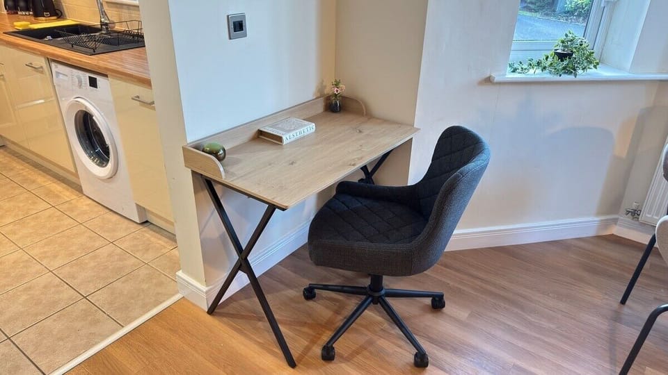 Stylish 2-Bedrooms | Free Gated Parking | 2 Bathrooms Apartment in Doncaster