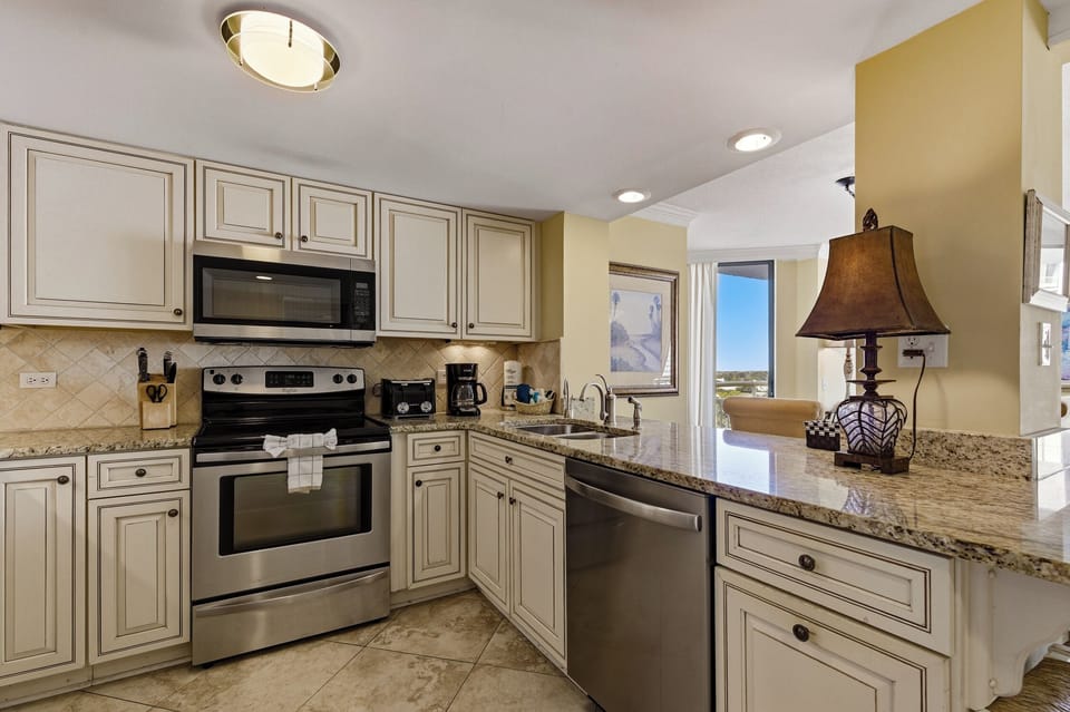 Fully equipped kitchen