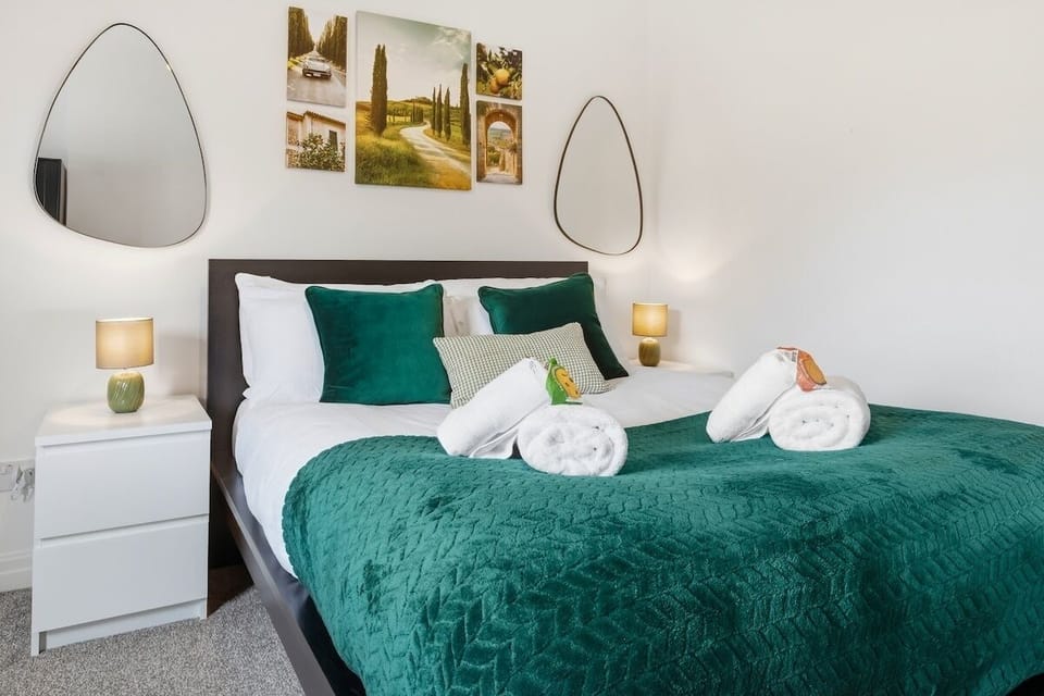 Spacious 1-Bed | Town Centre | Free Parking Apartment in Warrington