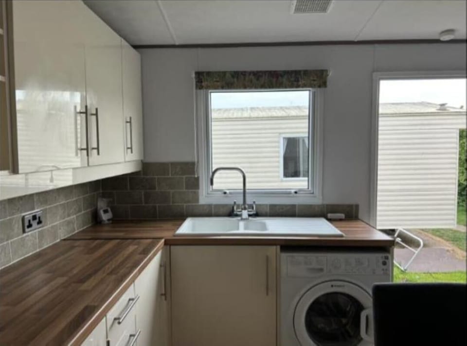 Escape to Dovercourt Holiday Park for a weekend getaway filled with fun and relaxation. No need to take the washing home, there is a washing machine included for your use.