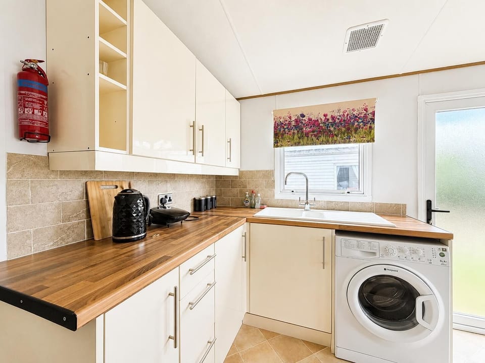 The added convenience of a washing machine means you can send less time on chores and more time making new memories on your next UK getaway.