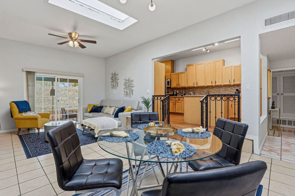 Dining Area / Open Kitchen / Living Room