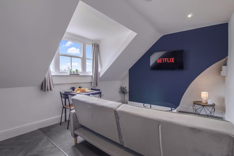 The Cosy Quayside Apartment | Central Apartment in Gloucester