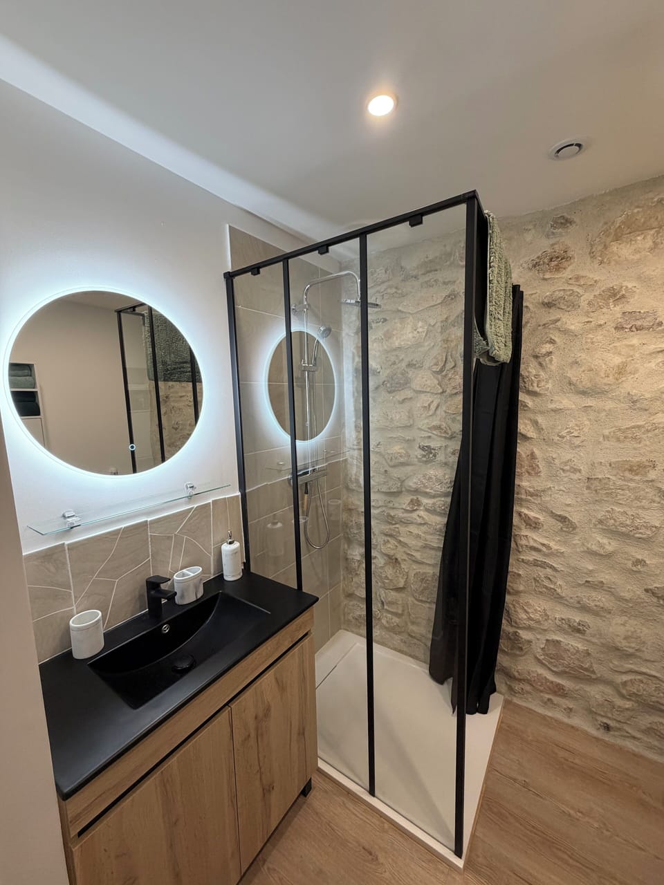Cruas 2 bedrooms, private Jacuzzi, terrace (CNPE) House in Provence-Alpes-Côte d'Azur
