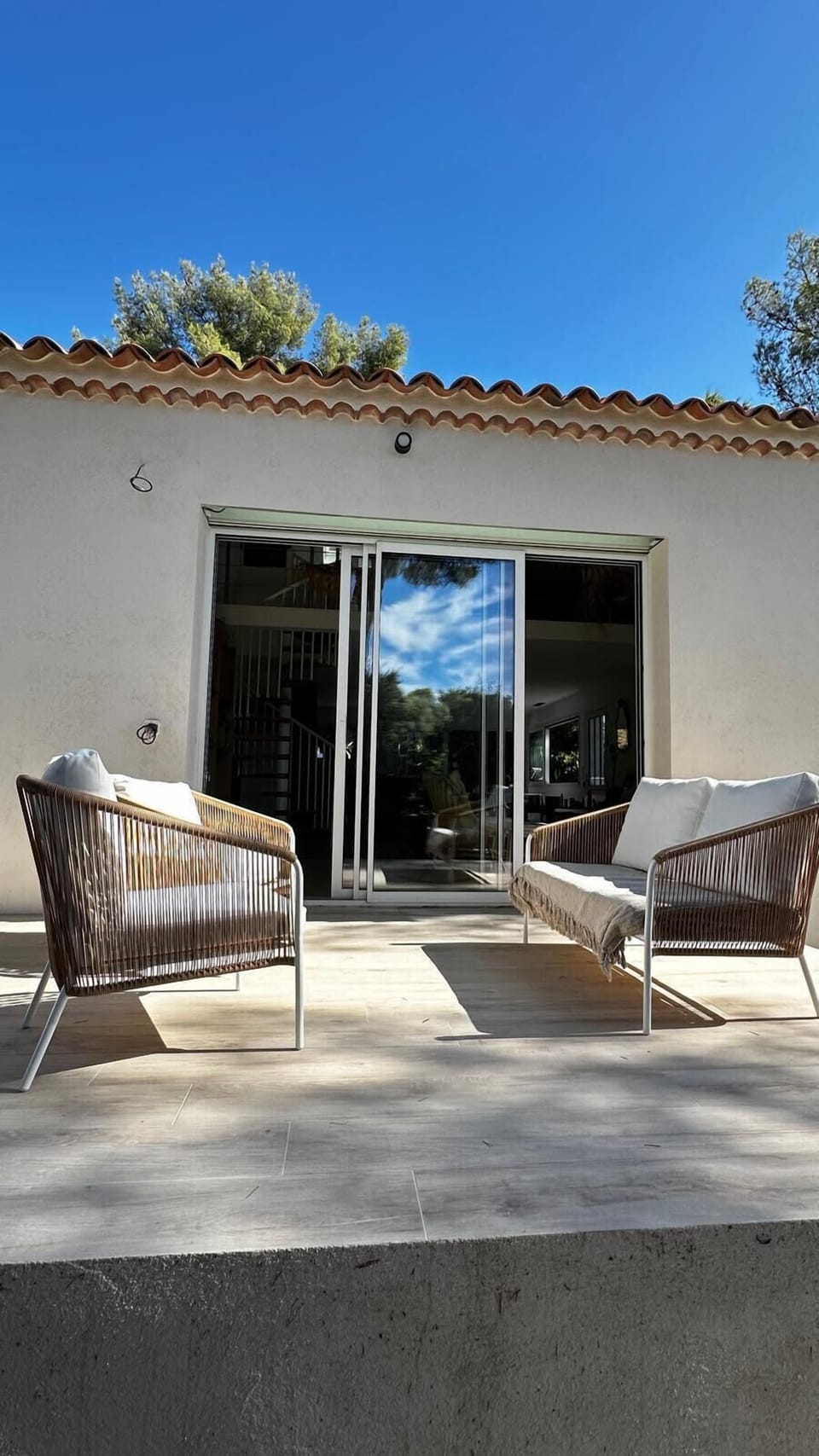 Maison dedans-dehors, 10 mn from the beach, wifi, air conditionated House in Bormes-les-Mimosas