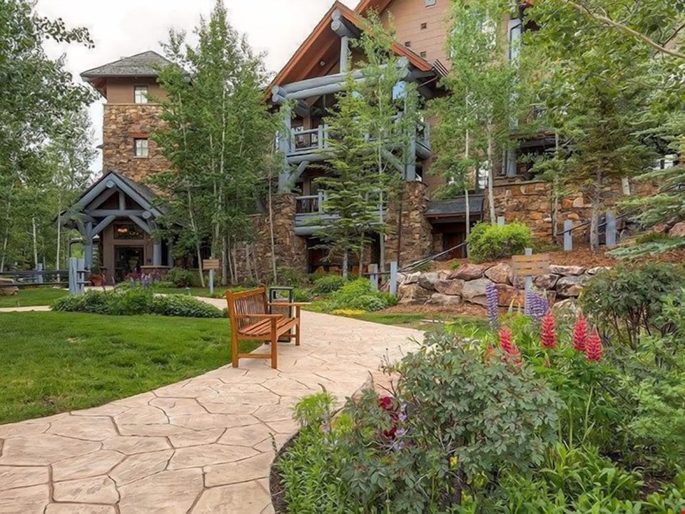 Set in lush green spaces, enjoy the beautiful natural surrounding area summer or winter,