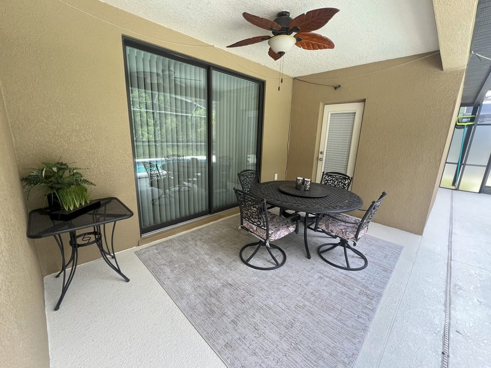 Outdoor dining