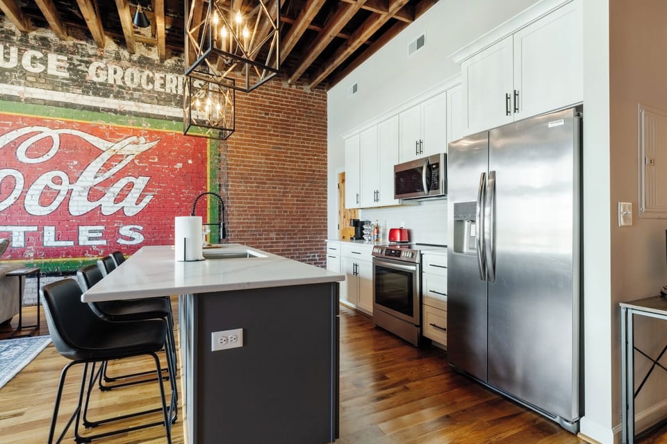 This spacious, fully equipped kitchen is a chef's dream!