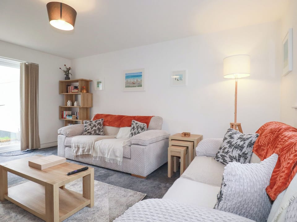 POLDAM, pet friendly, with hot tub in St Austell Cottage in Saint Austell
