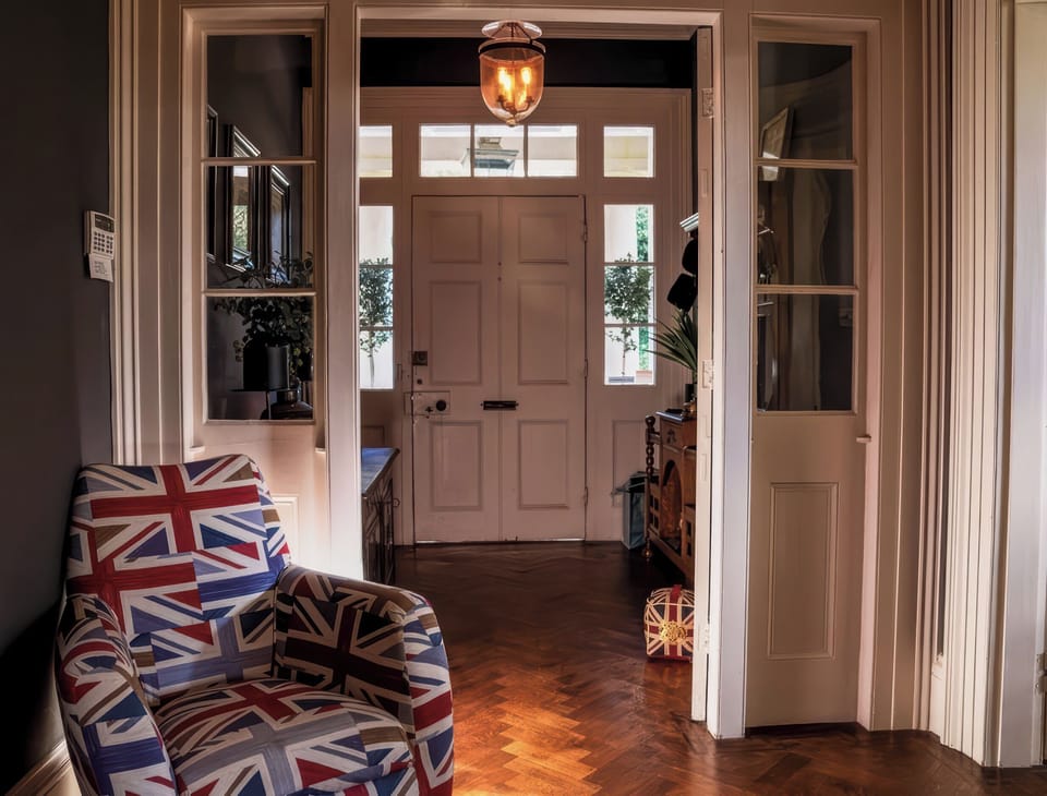 ST ANNE'S MANOR, pet friendly, luxury holiday cottage in Torquay Cottage in Torquay