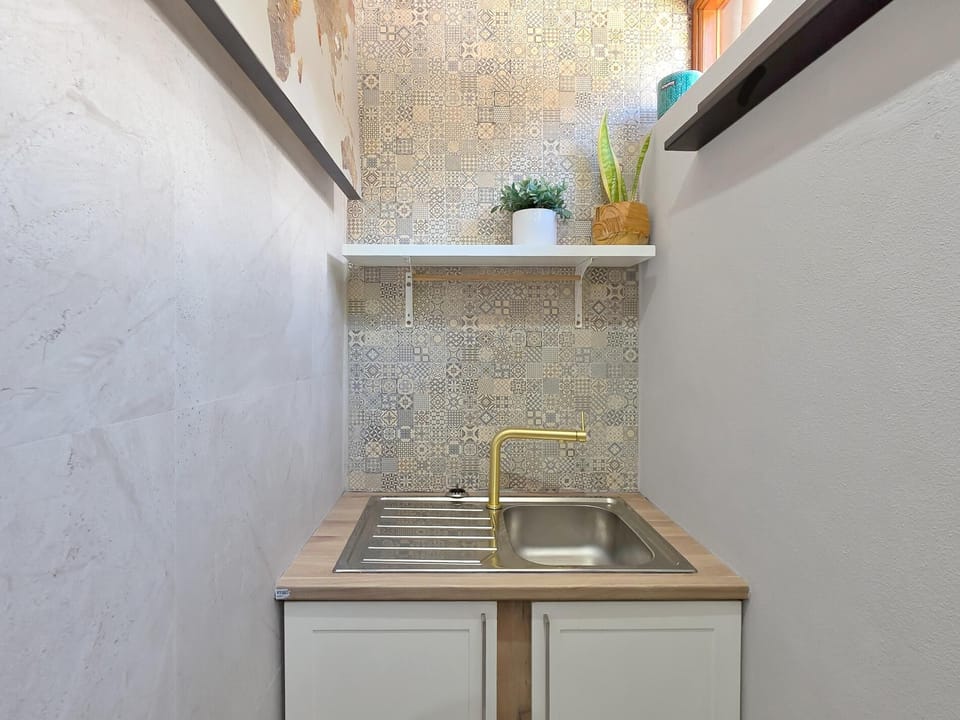 Green Point 3 Bedroom with Ensuites & Braai (35710)