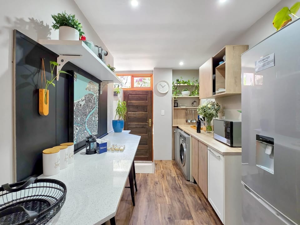 Green Point 3 Bedroom with Ensuites & Braai (35711)