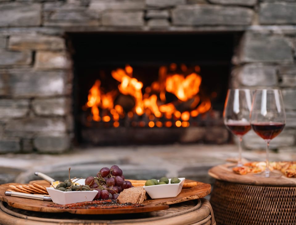 Outdoor fireplace