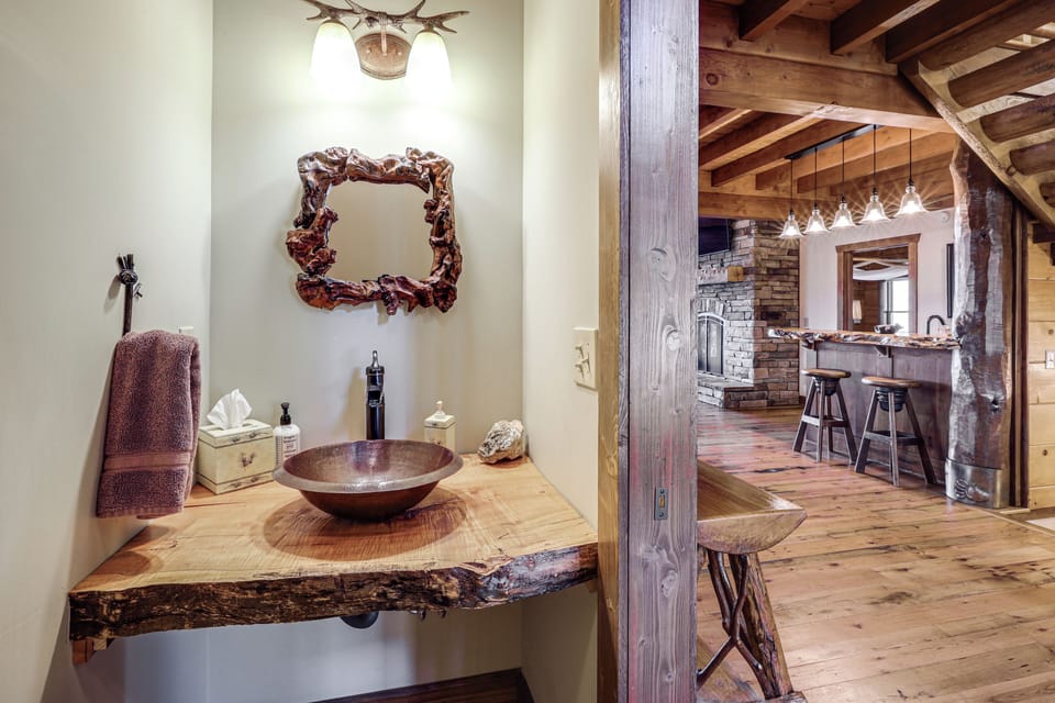 Half Bathroom | Main Floor
