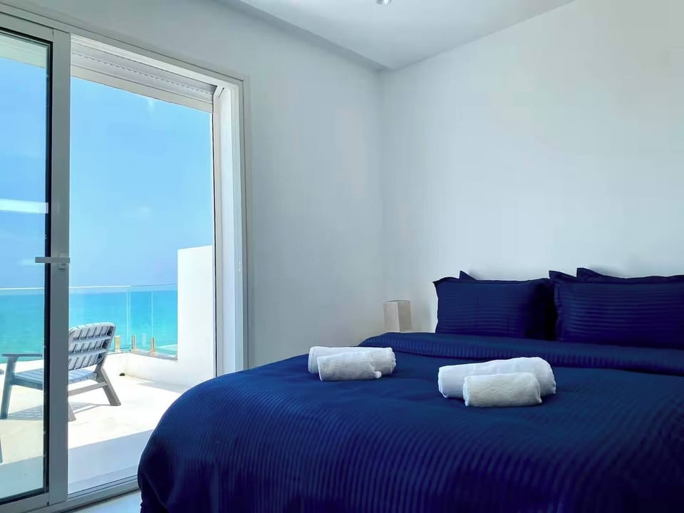 Double accommodation on the waterfront in La Marsa House in Tunis Governorate, Tunisia