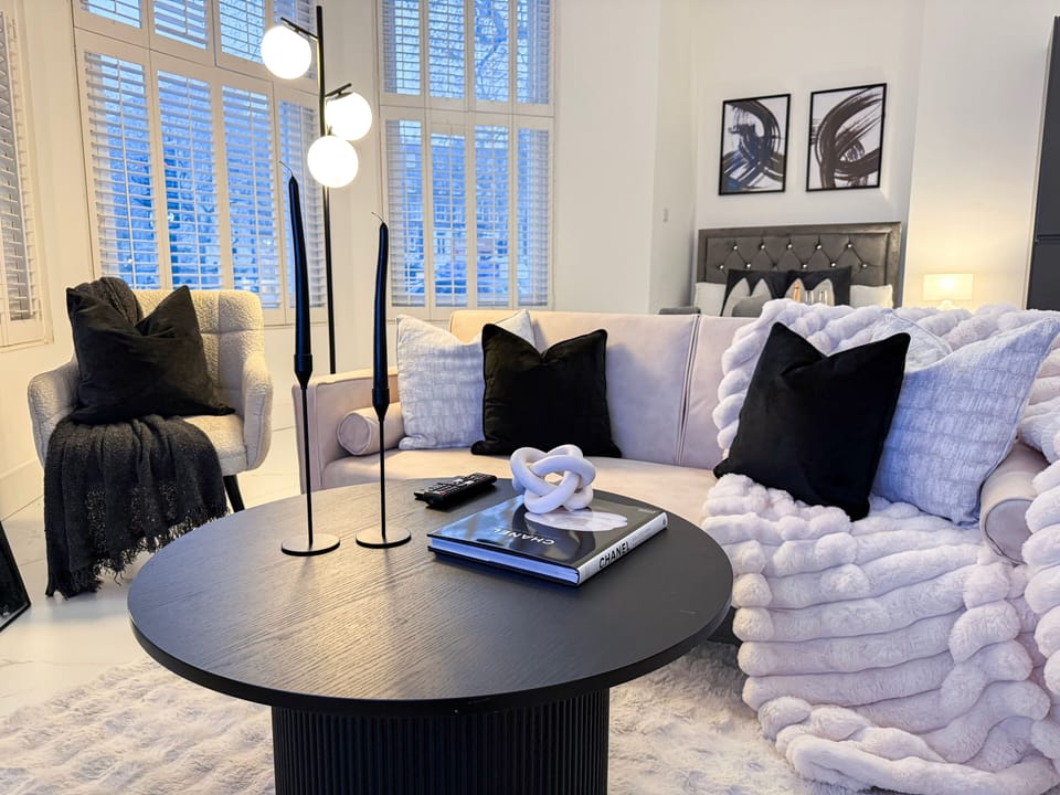 Stunning Bright Modern Victorian Living Near Knightsbridge Apartment in City of Westminster