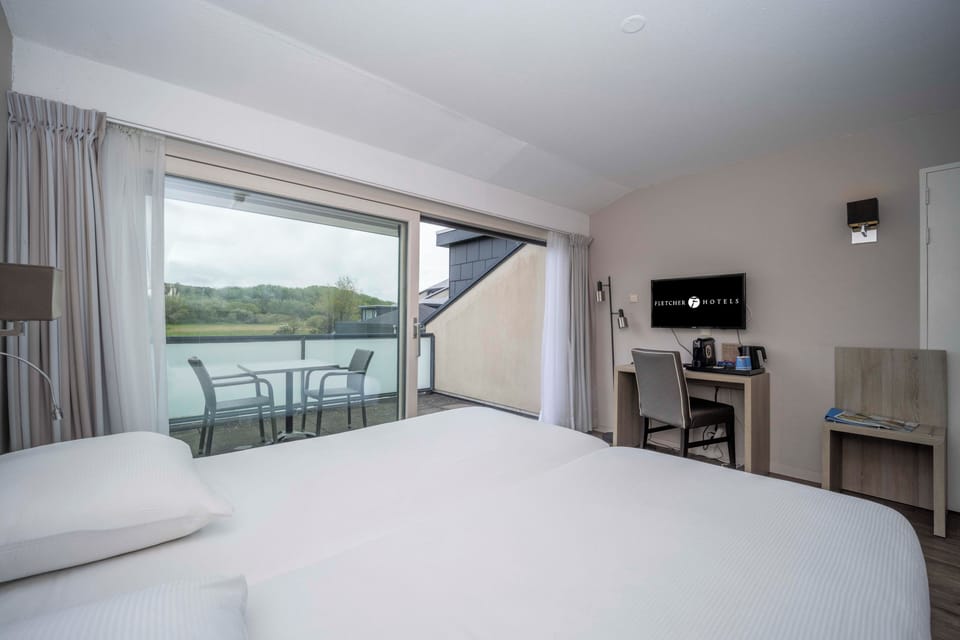 Unit with 2 Twin size beds