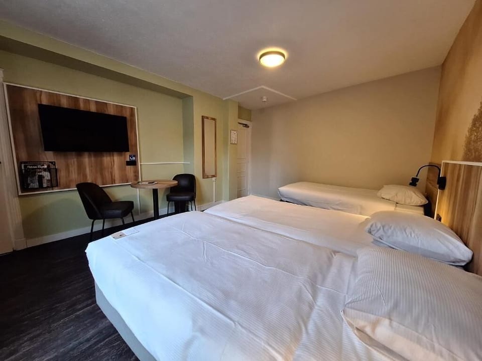 Unit with comfortable beds