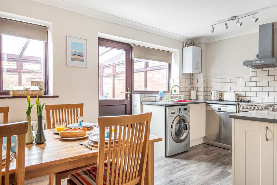 kitchen/dining