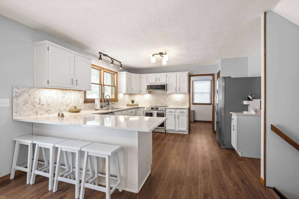 Located upstairs, the open kitchen is well equipped for an unforgettable getaway​