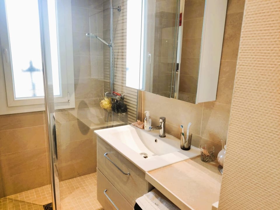 Peaceful stay with pool and stunning views Apartment in Cavalaire-sur-Mer