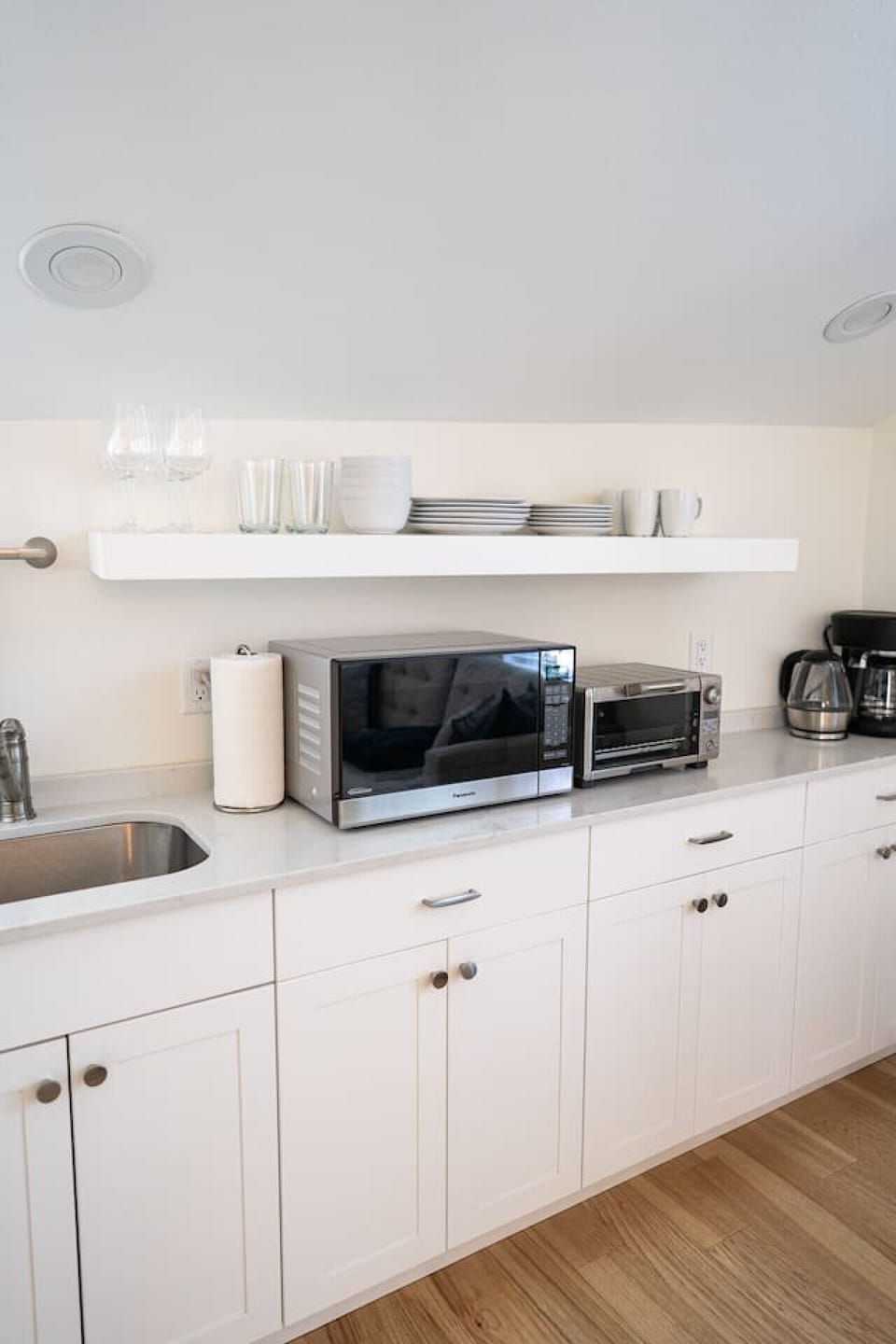 Your snack command center! Brew, toast, and reheat with total ease.