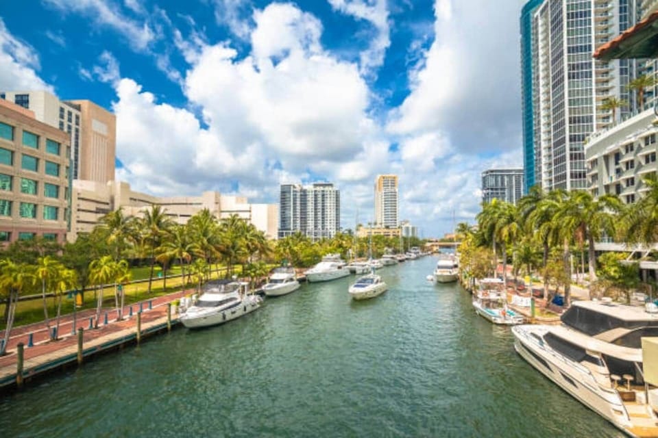 Discover the charm of Las Olas Fort Lauderdale Riverwalk, just a 5-minute drive/12 min. walk! Explore waterfront dining, boutique shopping, and vibrant nightlife along a scenic riverfront. Perfect for a relaxing stay in the heart of Fort Lauderdale!