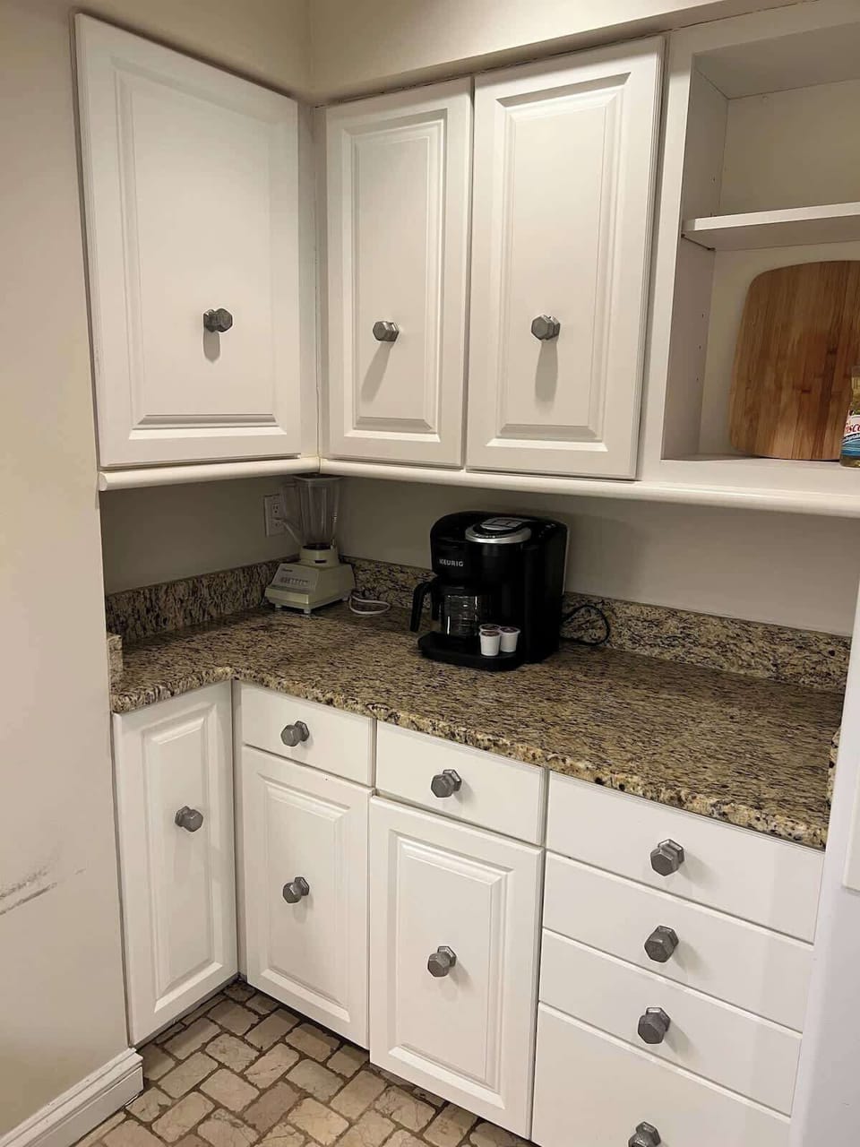 Fully equipped kitchen. 