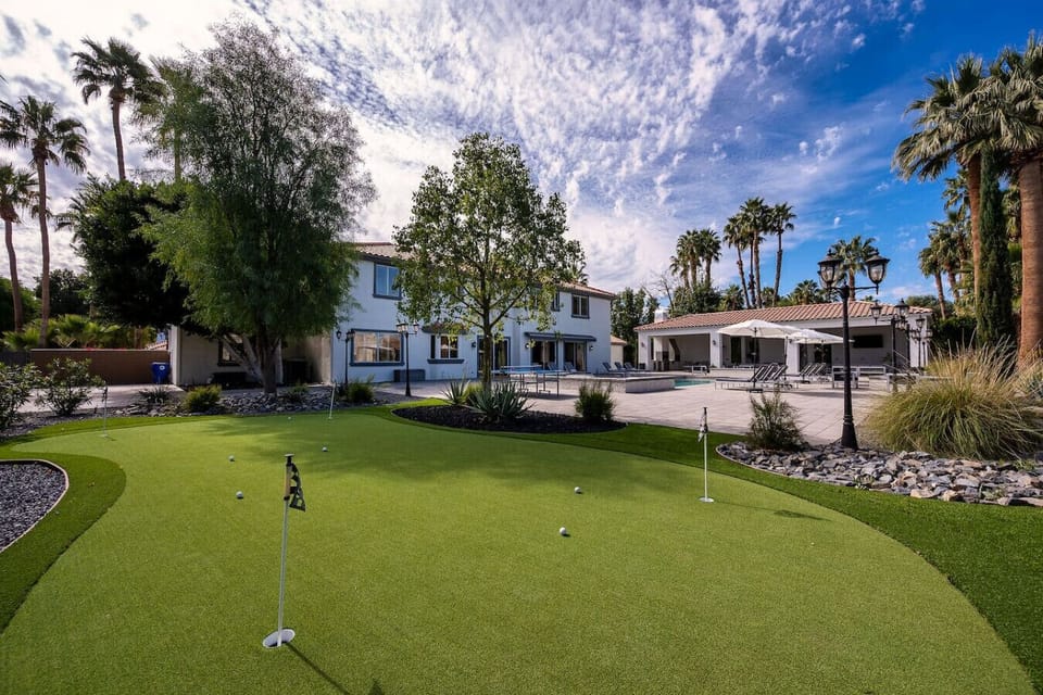 Artificial Turf: 4 hole putting green