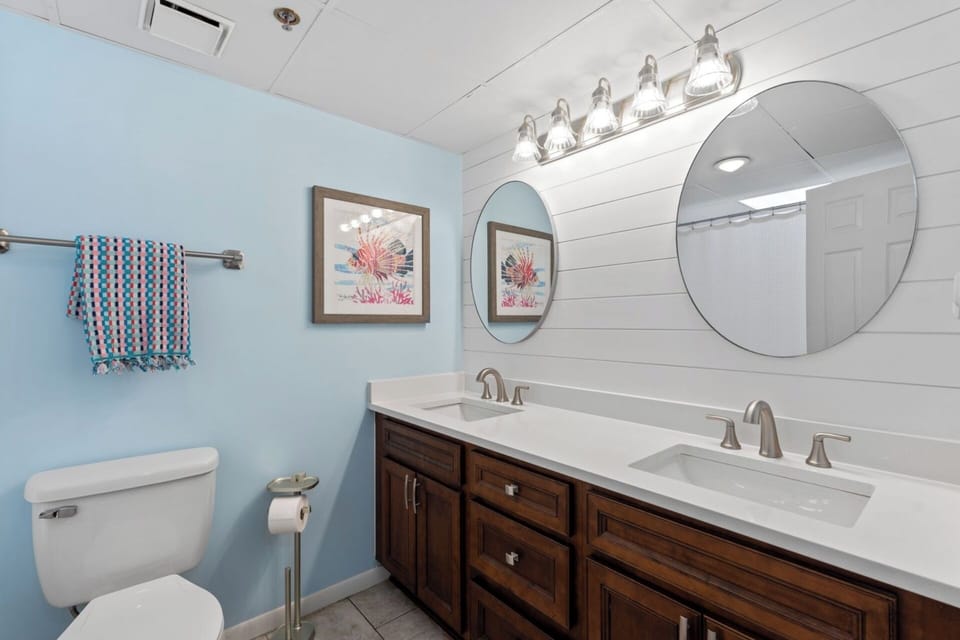 Suite 2 double vanity